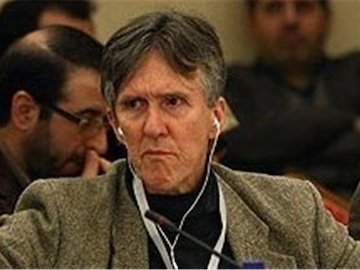 کارشناس آمریکایی: حق با رهبر ایران است تمدید تحریمها نقض برجام است مایکل جونز