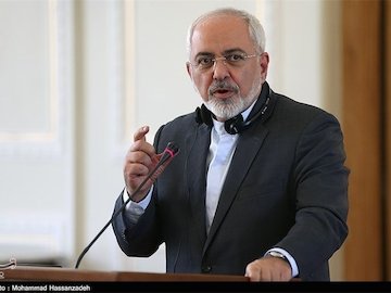 ظریف: تنها کشوری بودیم که کاهش قیمت نفت، بر رشدمان تأثیر نداشت ظریف43