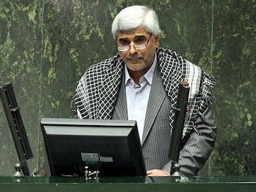 برگزاری اردوهای مختلط دانشجویی با سیاست های وزارت علوم همخوانی ندارد فرهادی