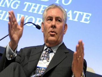 نگرانی جامعه آمریکا از گزینه مورد نظر «ترامپ» برای وزارت خارجه تیلرسون