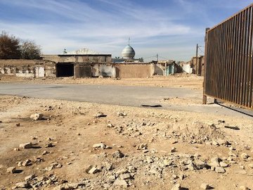 شاهچراغ در محاصره تجارتخانهها شاهچراغ