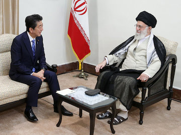 دیدار نخست وزیر ژاپن و هیئت همراه با رهبر انقلاب