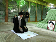 رهبری در مرقد امام
