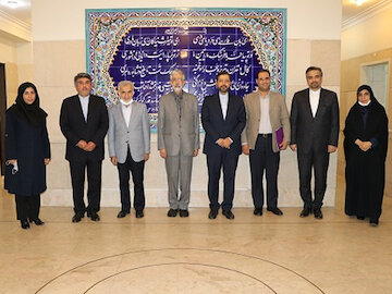 زبان فارسی را تبدیل به کالایی مرغوب کنیم دیدار حداد عادل با خطیب زاده