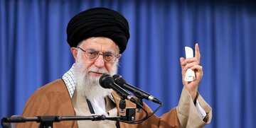 "تبیین" اساس کار ما است/توطئه دشمن "تصویرسازی غلط" و "وارونهنمایی حقایق" است/وظیفه جوانان؛ امیدآفرینی و افشای حقایق رهبر انقلاب