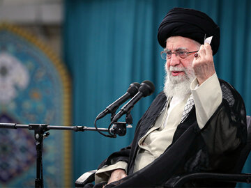 پیروزی مردم غزه قطعی است
 رهبر انقلاب