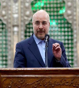 برای پیمودن مسیر امام(ره) و شهدا نباید لحظهای از مردم غفلت کنیم/ افزایش خشونت دشمنان به دلیل زنده بودن تفکر امام(ره) است/ بیعت با امام تذکر به ما مسئولان است که در مقابل مردم مسئول هستیم
 قالیباف