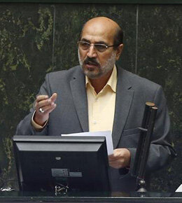 سیاهکلی: آقای وزیر باید به جای واگذاری سهام ایران خودرو، مدیریت را واگذار میکرد
 سیاهکلی