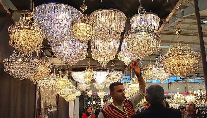 چرا نمایشگاه دائمی لوستر جهیزیه ایران بهترین جا برای خرید لوستر است؟
