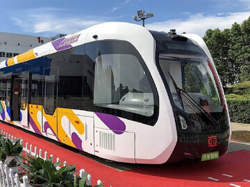 عمر واگنهای تراموا ۳ برابر اتوبوس و هزینه آن یکپنجم ساخت مترو تراموا