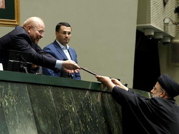 رئیسجمهور لایحه بودجه سال ۱۴۰۳ را تقدیم مجلس کرد تقدیم لایحه بودجه