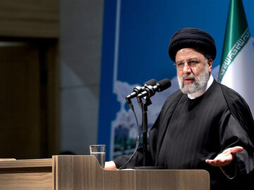 رئیسی: پرتاب موفق ماهوارهها، تحریم و طرح انزوای جمهوری اسلامی را شکست داد
 رئیسی