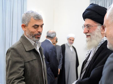 رهبر انقلاب: یحیی سنوار چهره درخشان مقاومت و مجاهدت بود رهبر انقلاب و شهید یحیی سنوار