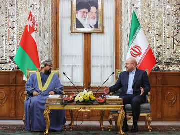 تأکید ایران و عمان بر اتحاد جهان اسلام برای مقابله با جنایات رژیم صهیونیستی قالیباف ورئیس دیوان عالی عمان