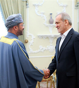 پزشکیان: رویکرد ما گسترش صلح و امنیت در منطقه است پزشکیان و وزیر امور خارجه عمان