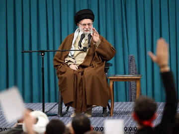 رهبر انقلاب: دفاع از حریمهای مقدس برای حاج قاسم سلیمانی یک اصل بود/ او ایران را هم حرم اطلاق میکرد رهبر انقلاب