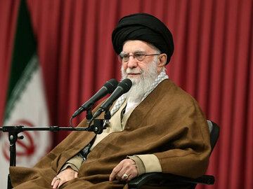 هر دو حرکت نظامی و علمی شتابندهتر از گذشته به سمت افقهای بلند پیش خواهد رفت رهبر انقلاب