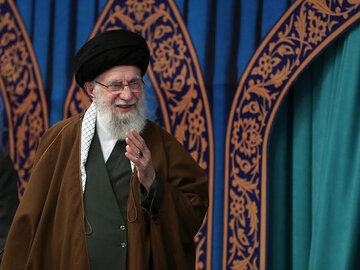 رهبر انقلاب: شرط حل مشکلات و پیشرفت، اعتماد به خدا و ورود به میدان است
 رهبر انقلاب