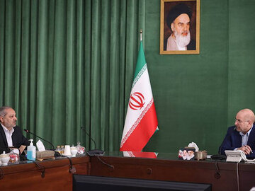 قالیباف: رتبهبندی فقط باید شامل کسانی شود که معلمی میکنند
 قالیباف در دیدار با وزیر آموزش و پرورش