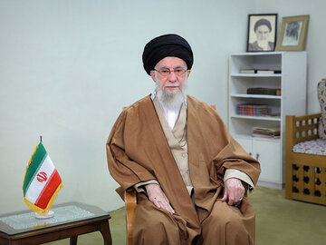 پیام نوروزی رهبر انقلاب؛ سال ۱۴۰۴، سال «سرمایه گذاری برای تولید» رهبر انقلاب