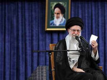 رهبر انقلاب: جمهوری اسلامی منتظر اجازه هیچکس برای غنیسازی نیست رهبر انقلاب