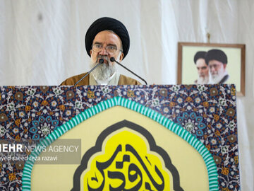 آیتالله خاتمی: صحبت از تسلیم شدن ایران، اوج حماقت ترامپ است آیت الله خاتمی