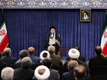 یقه جنایتکار نباید رها شود/ ملت ایران در جنگ تحمیلیِ اخیر کار بزرگی انجام داد رهبر انقلاب در دیدار مسئولان قوه قضائیه