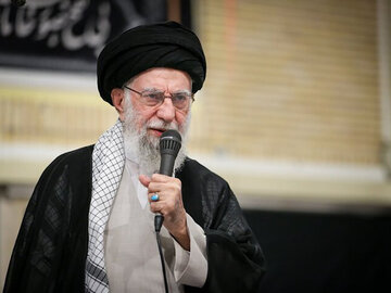 جمهوری اسلامی استحکام بینظیر پایههای نظام و کشور را به دنیا نشان داد رهبر انقلاب