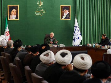 دیدار قالیباف با رئیس و اعضای هئیت علمی مرکز تحقیقات اسلامی