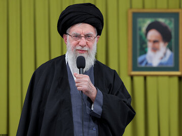 رهبر انقلاب