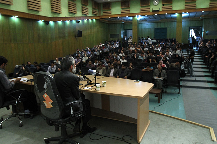 حداد عادل در دانشکده حقوق دانشگاه تهران