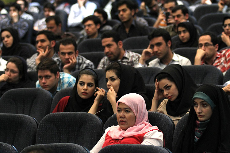 حداد عادل در دانشکده حقوق دانشگاه تهران