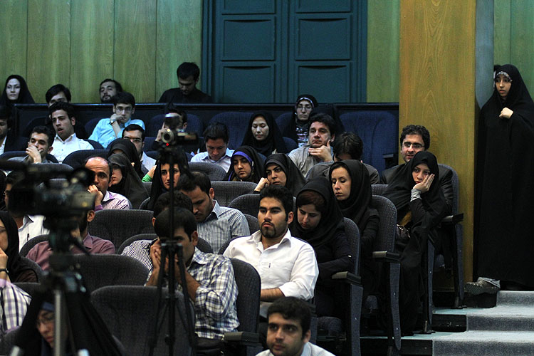 حداد عادل در دانشکده حقوق دانشگاه تهران