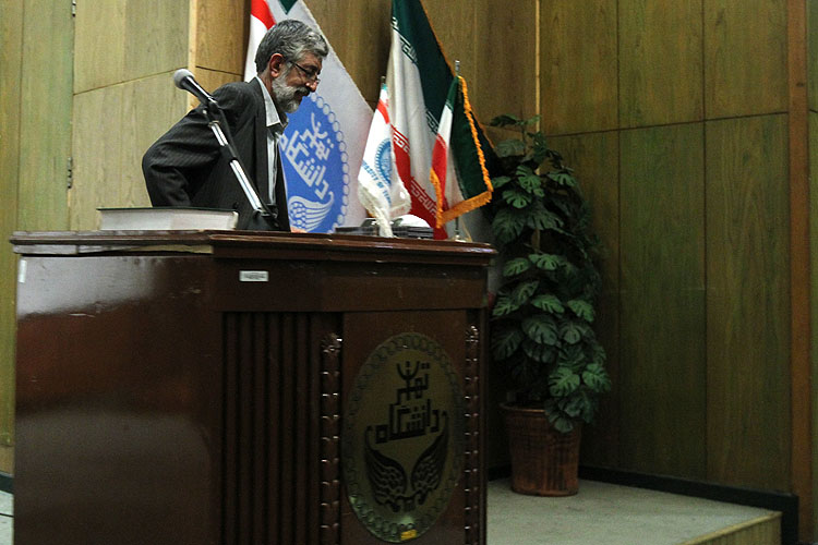 حداد عادل در دانشکده حقوق دانشگاه تهران