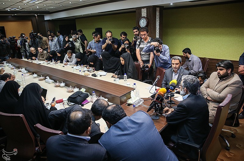 نشست خبری حدادعادل در خبرگزاری تسنیم