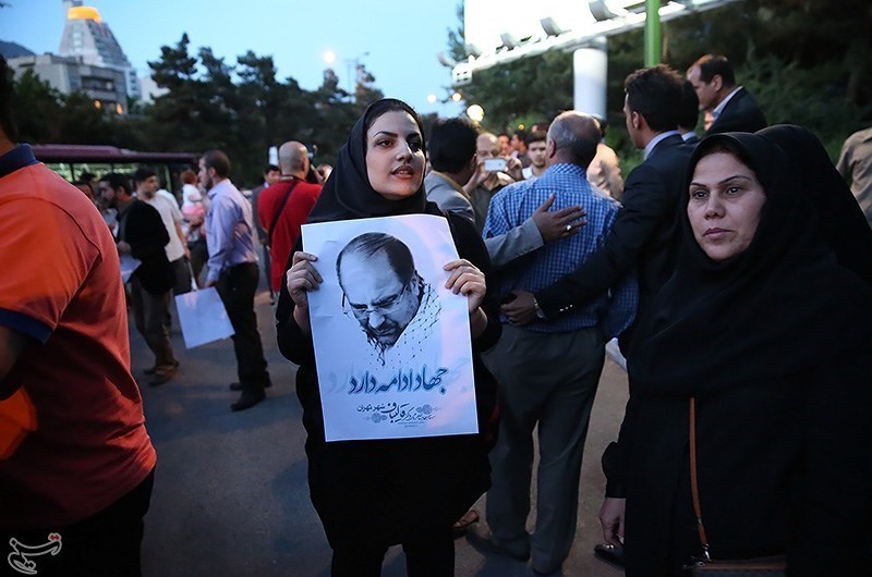 تجمع هواداران نامزدها پس از مناظره