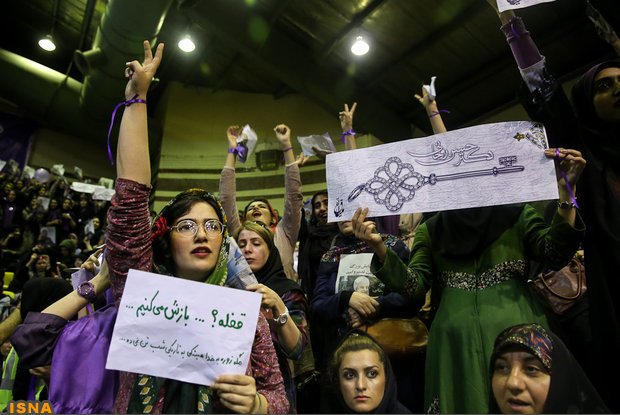 زنان در تبلیغات انتخاباتی