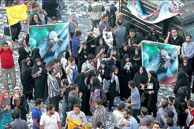 تجمع حامیان قالیباف در میدان فلسطین