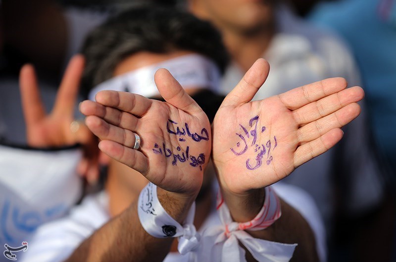 تجمع حامیان قالیباف در میدان فلسطین