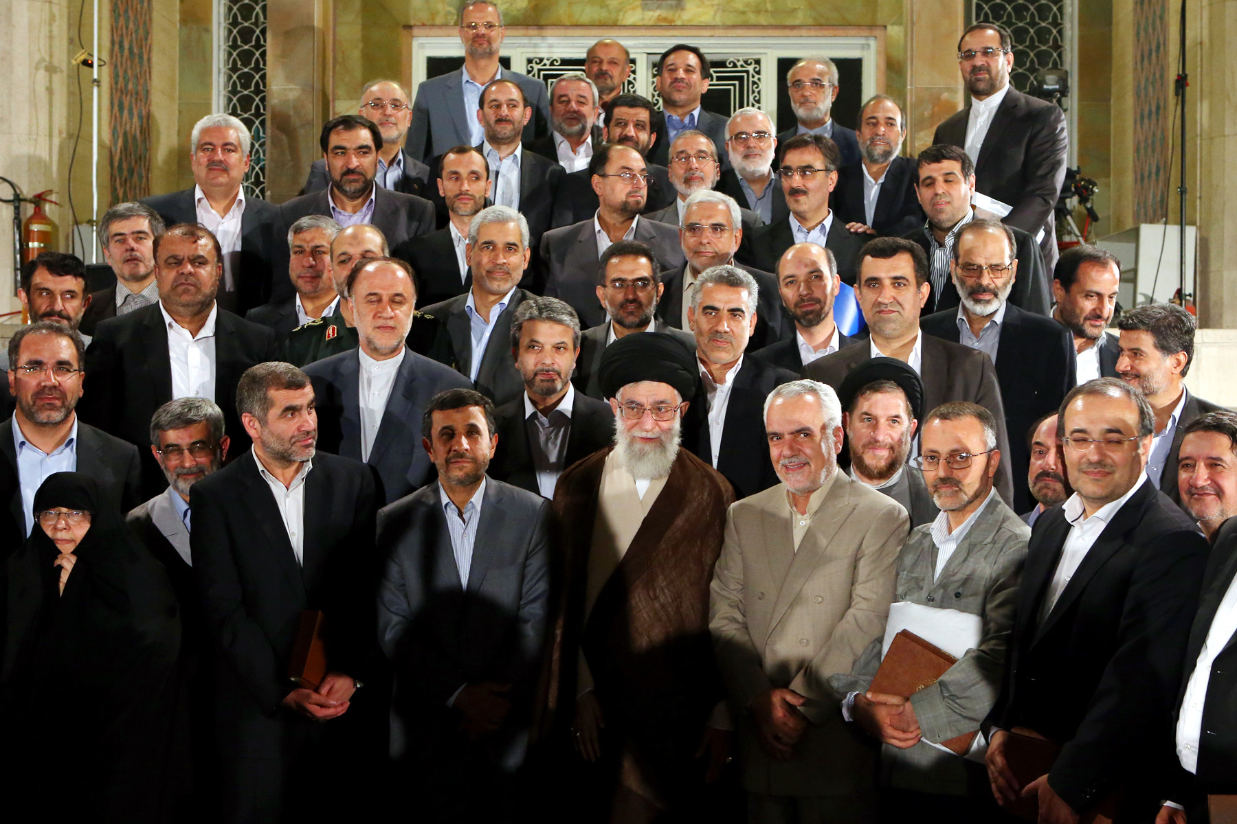 آخرین دیدار رئیس جمهور و اعضای هیئت دولت دهم با رهبر انقلاب