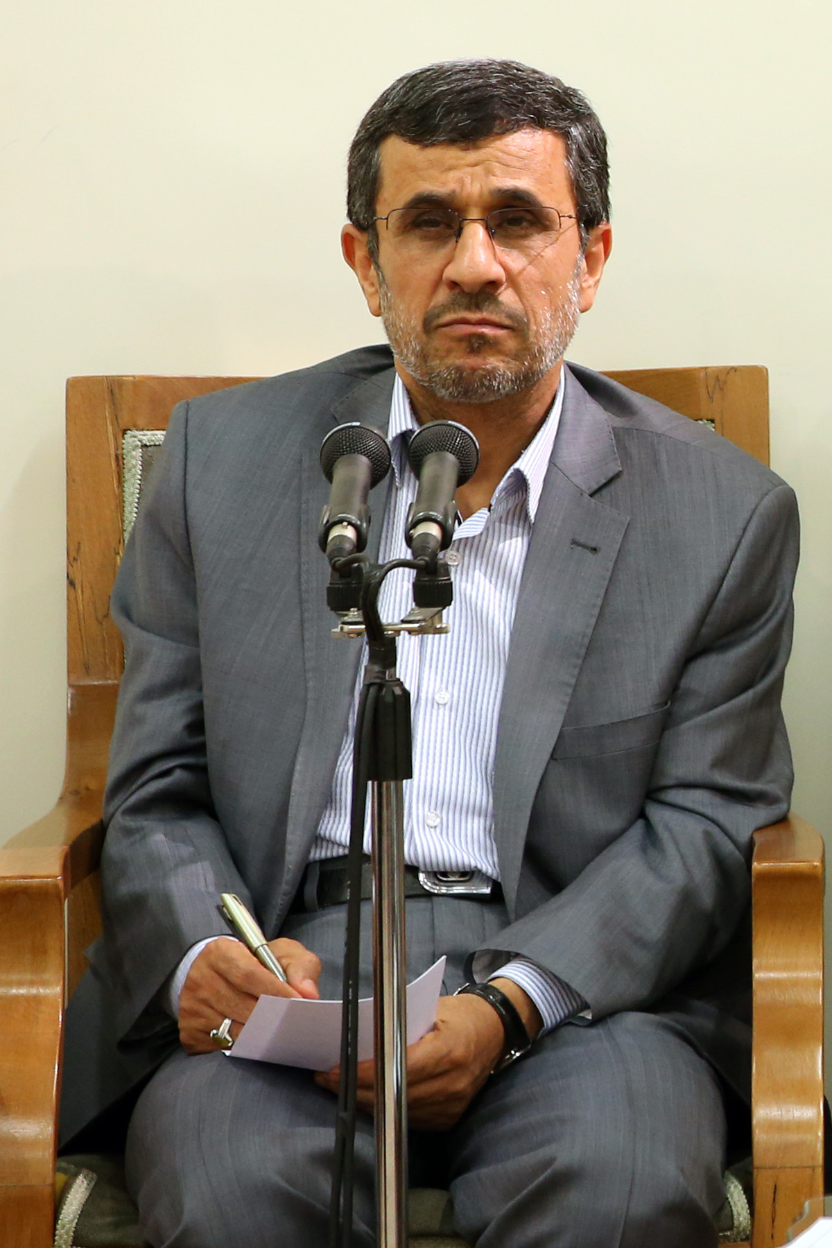 آخرین دیدار رئیس جمهور و اعضای هیئت دولت دهم با رهبر انقلاب