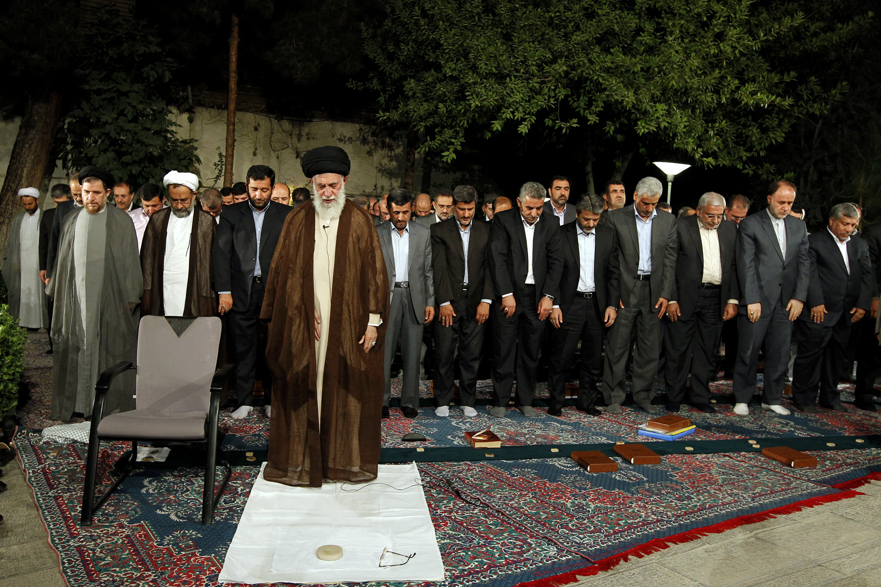 آخرین دیدار رئیس جمهور و اعضای هیئت دولت دهم با رهبر انقلاب