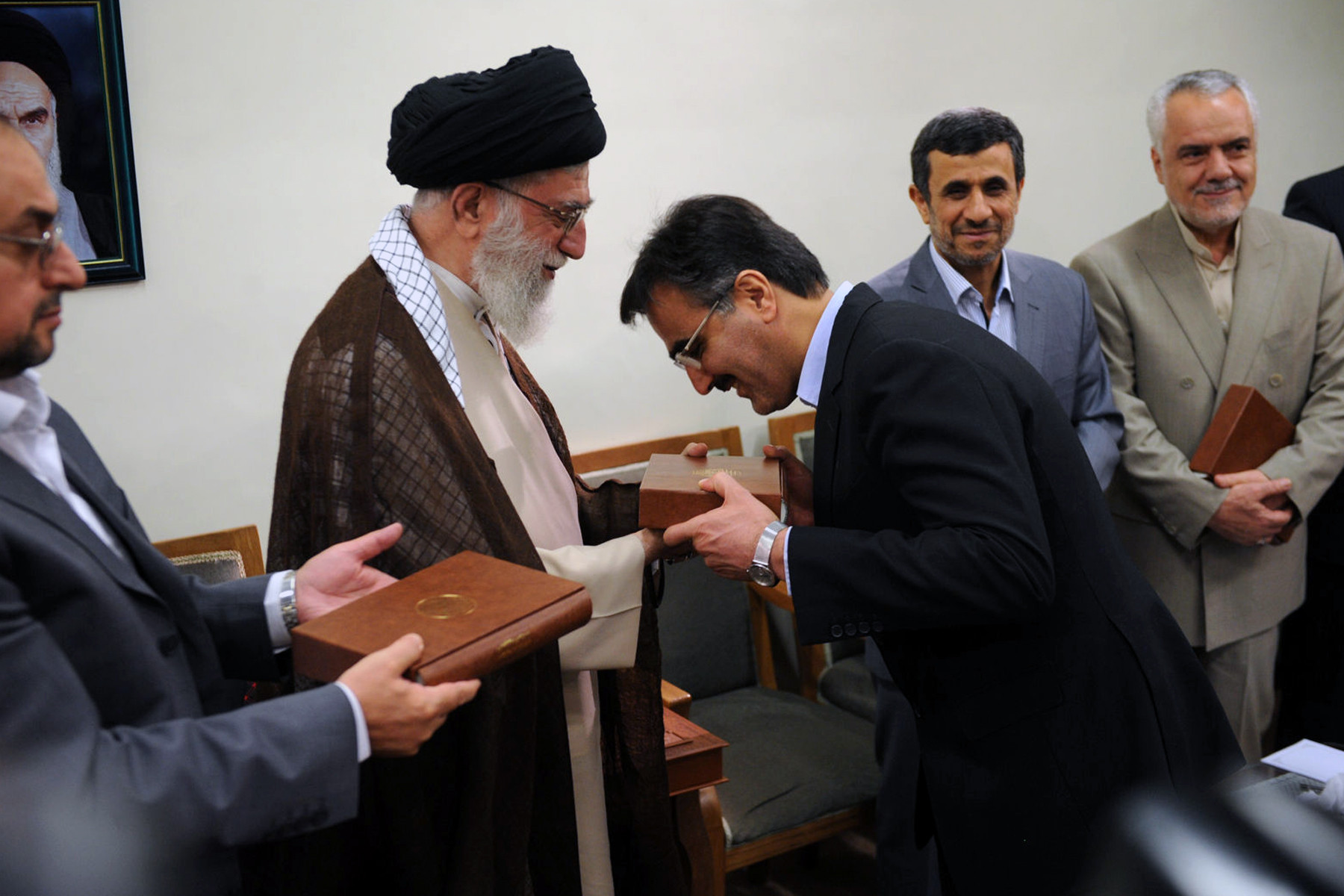 آخرین دیدار رئیس جمهور و اعضای هیئت دولت دهم با رهبر انقلاب