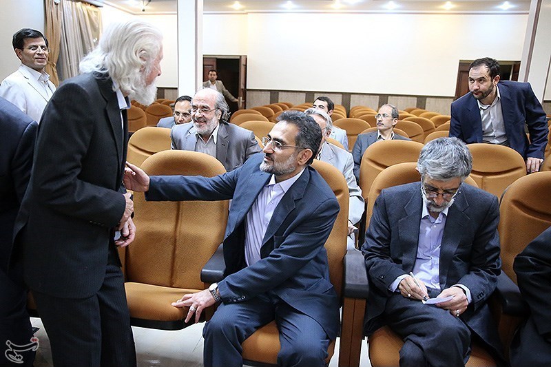 ضیافت افطار شعرا با وزیر ارشاد
