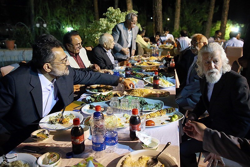 ضیافت افطار شعرا با وزیر ارشاد