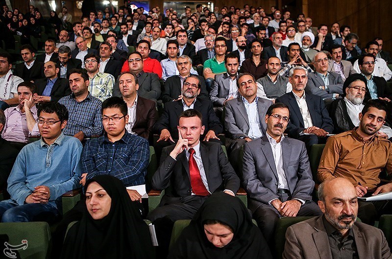 روحانی در دانشگاه تهران