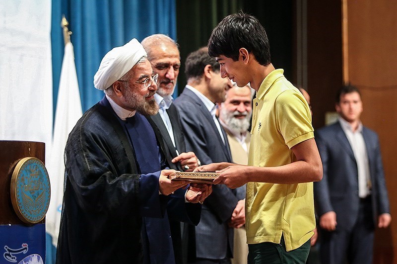 روحانی در دانشگاه تهران