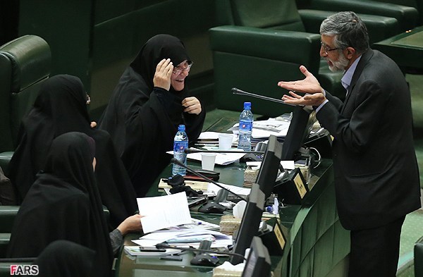 حواشی امروز صحن علنی مجلس
