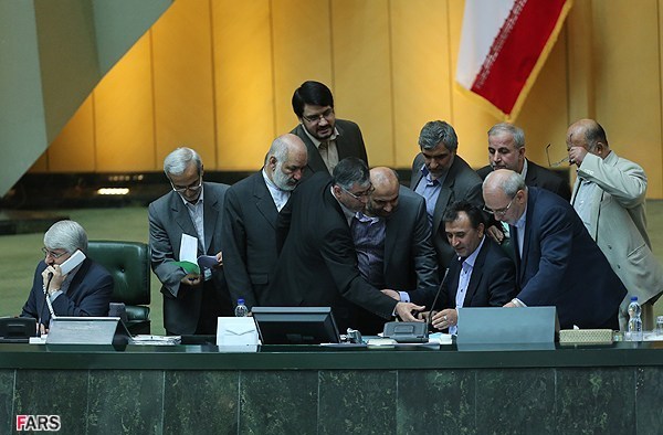 حواشی امروز صحن علنی مجلس