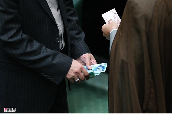 حواشی امروز صحن علنی مجلس